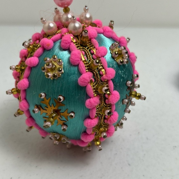 Lot of 2 VTG Christmas Ornament Sequin Beaded Push Pin Handmade READ - Picture 4 of 8